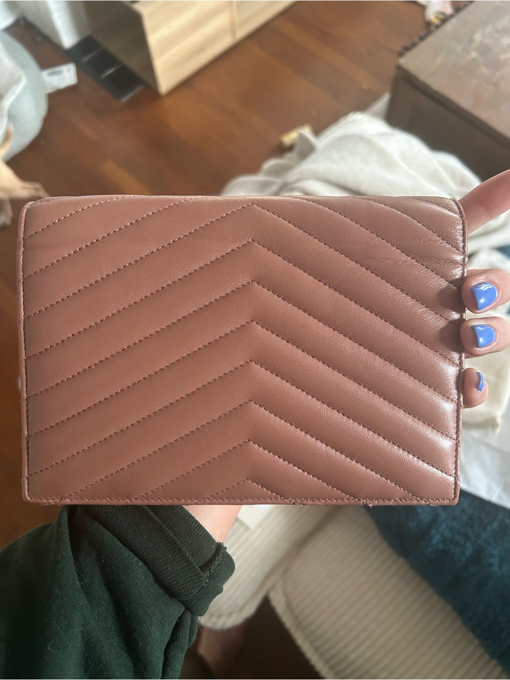 Saint Laurent Quilted Clutch in Dusty Rose with Gold YSL Hardware 100% authentic - Picture 3 of 8